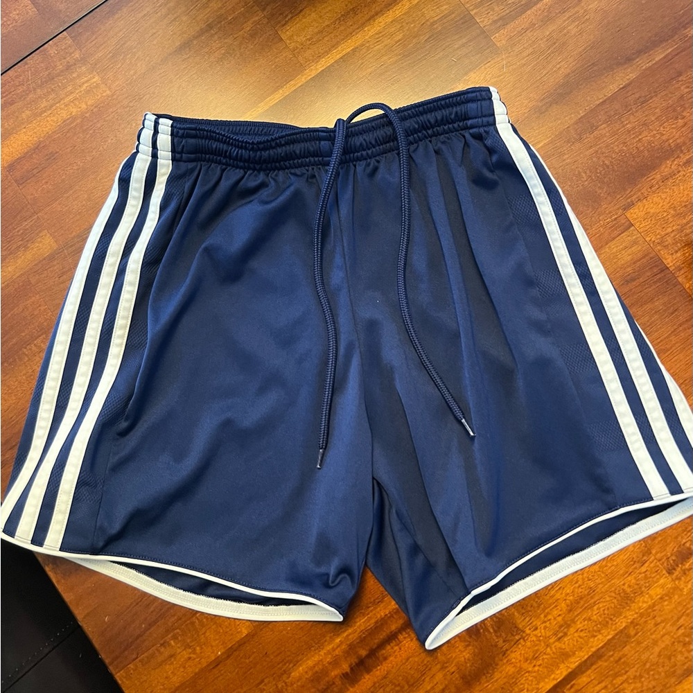 Adidas women’s soccer shorts
Navy blue
Climacool
X-small
Like new condition